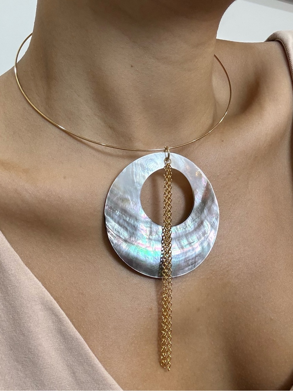 Pearl Gold Choker with Iridescent Mother-of-Pearl Disc and Chain Tassel